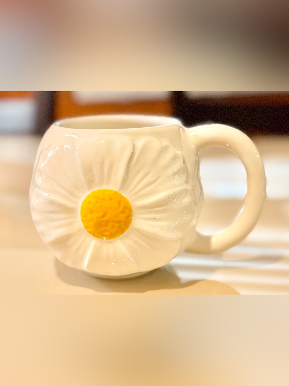 Room Essentials White Ceramic Daisy Mug with Yellow Center 14oz